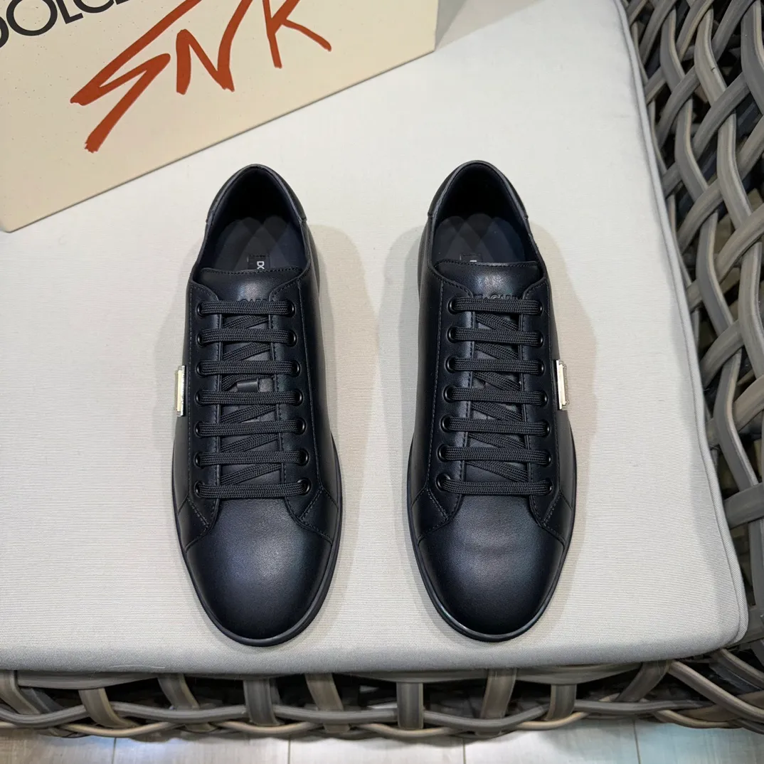 Men's Men's Shoes 💰400 [New Style] 🐝🐝DG—Dolce&G men's calfskin sneakers Portofino Yacht shoes, simple and versatile design, unique saddle leather soles. The Dolce &G logo rear wing is the icing on the cake. Imported cowhide + rubber outsole Size: 39-44 (customized at 38.45)